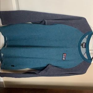 Men’s Patagonia long sleeve shirt
